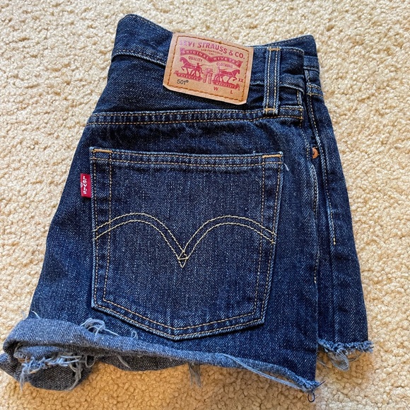 Levi jean shorts - Picture 15 of 15